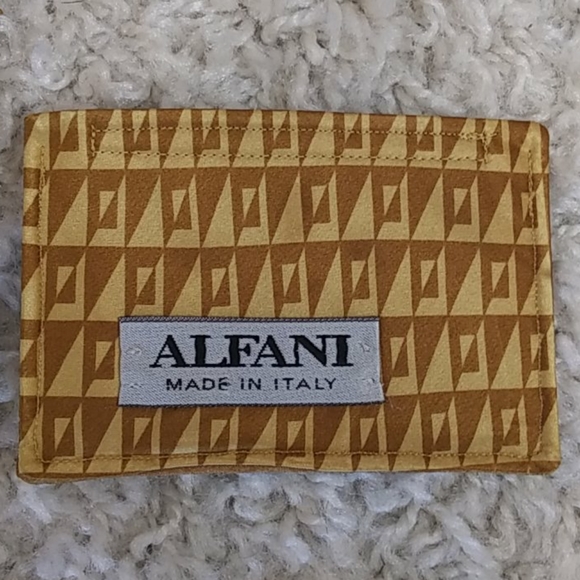 Alfani Mini Bag. - Picture 4 of 7